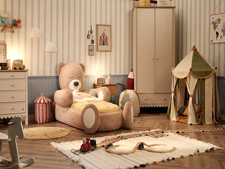 ��LEK, �ZG�N TASARIMLARIYLA IIFF 2026'DA